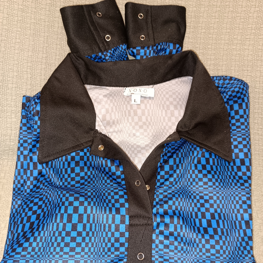 VINTAGE Y2K XOXO Blue Black Geometric Snap Button Crop Top Retro Clubwear NWOT - Picture 4 of 8